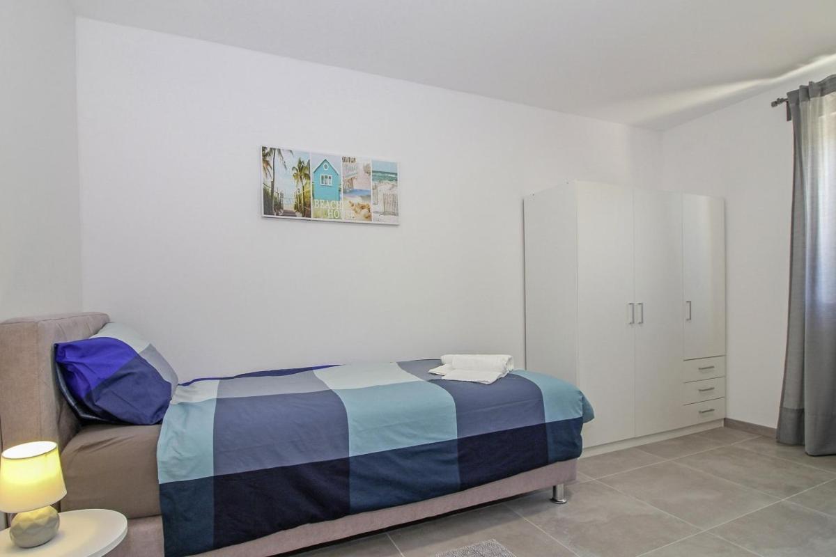 Natascha In Pamici - Haus Fuer 6 Personen Villa Žminj Exteriör bild